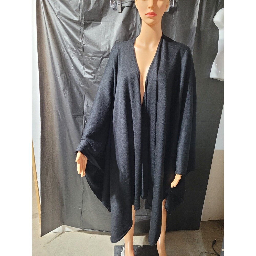Wmns Black Knit Shawl Large Front Opening Inside Stitching On Trim